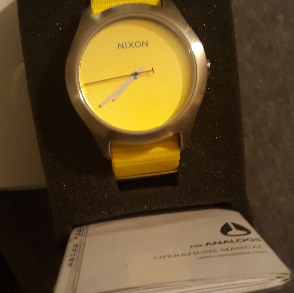 Used Unisex Nixon watch